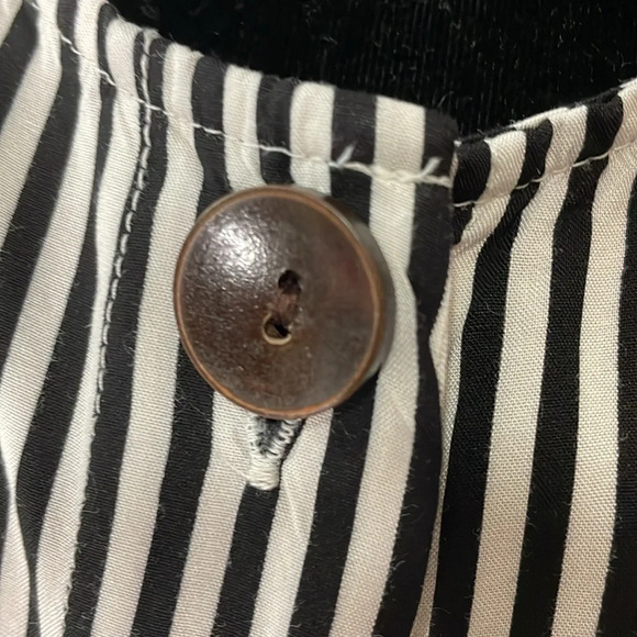 a.n.a Women’s XXL Black White Striped Sleeveless Button Down Tie Front Blouse - Picture 6 of 8